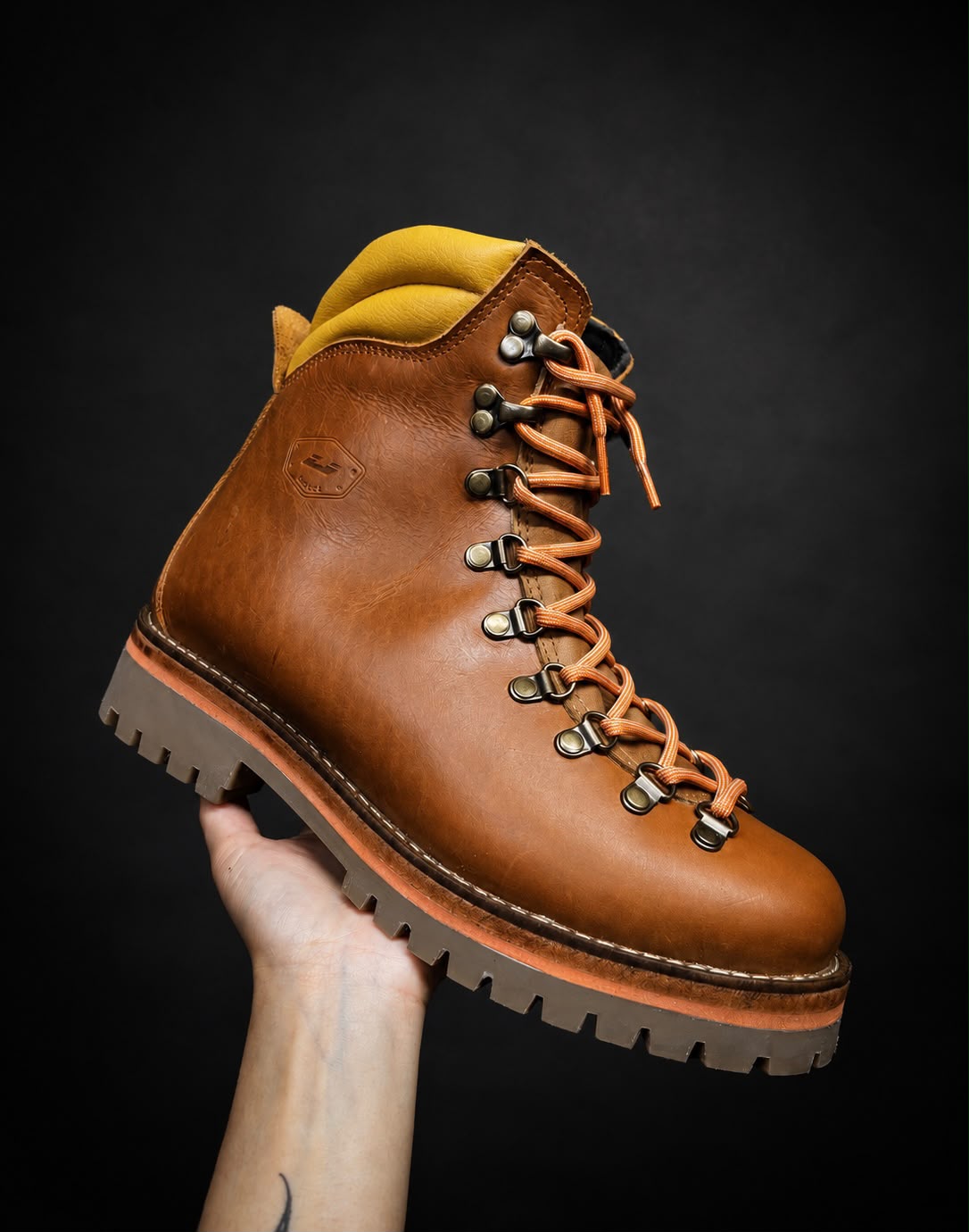 NORDICA EXPLOSION MIEL OSCURO CON CAUCHO EXPANDIDO NARANJA